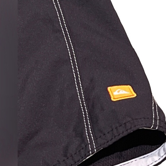 Quiksilver Black Boardshorts Mens Size 33 - Picture 3 of 5